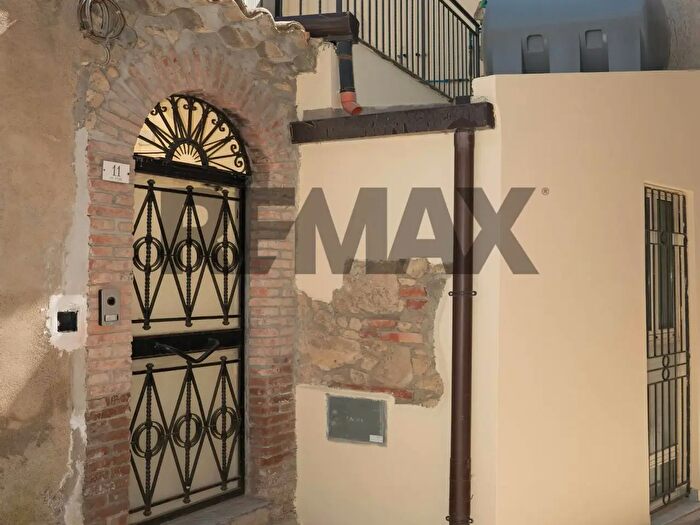 Casa quadrilocale in vendita in Via Atene, Enna