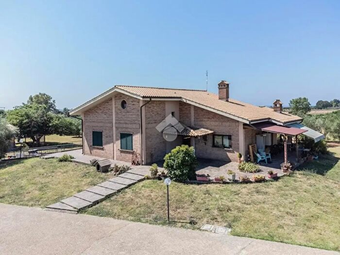 Casa con 8 locali in vendita in Via del Sasso, Cerveteri