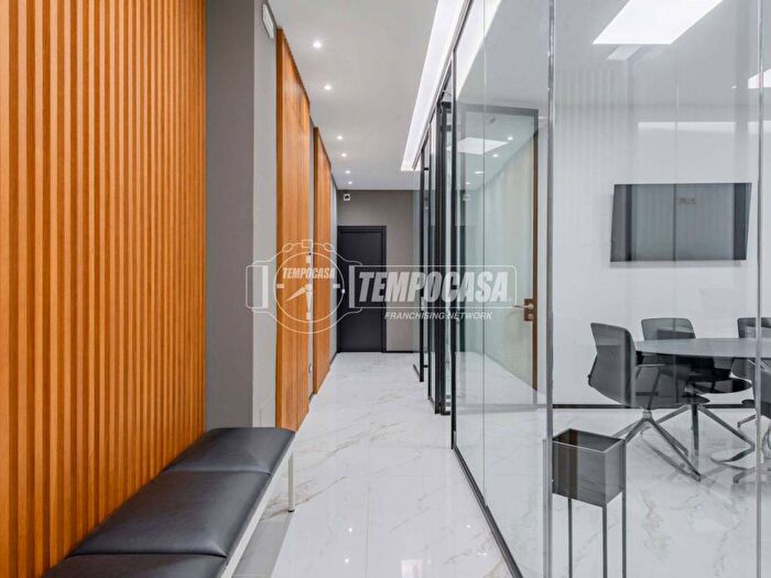 Appartamento quadrilocale in affitto in Viale Pasteur, Eur, Roma