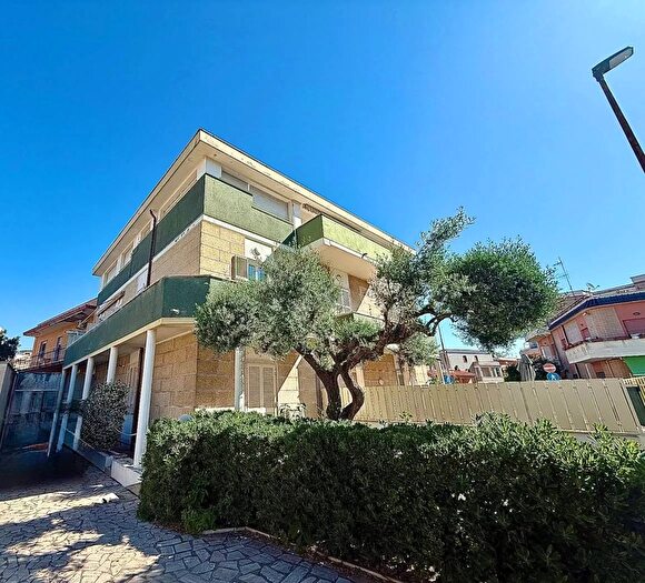 Appartamento trilocale in vendita in Via dellOlmo, Nettuno