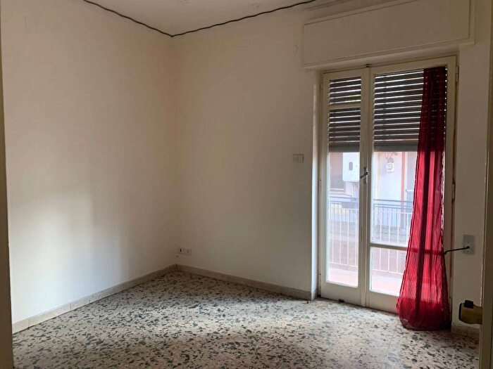 Appartamento con 6 locali in affitto in Via Giuseppe Garibaldi, Garibaldi, Messina