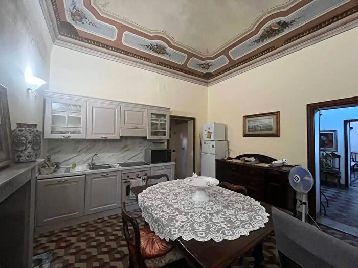 Casa con 12 locali in vendita in Piazza Gorgona, Pisa