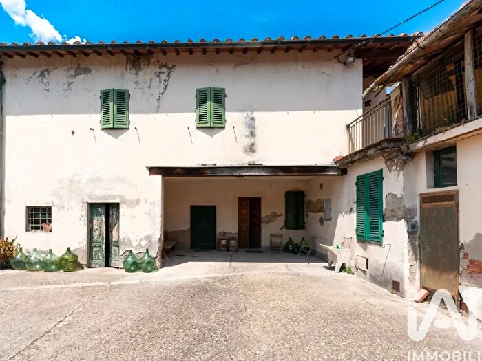 Casa con 8 locali in vendita in Via Via San Martino, Campi Bisenzio