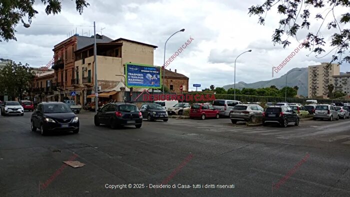 Appartamento con 5 locali in vendita in Via Tommaso Marcellini Palermo Pa Italia, Palermo