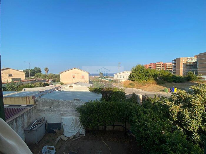Appartamento trilocale in vendita in Via Calabria, Siracusa