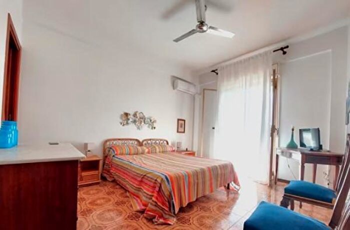 Appartamento trilocale in affitto in Via Perseo, Palermo