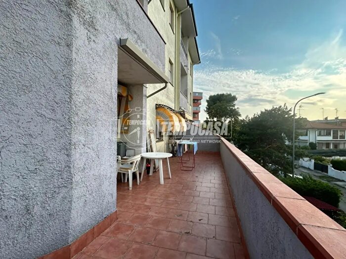 Appartamento trilocale in vendita in Viale Santo Domingo Lido delle Nazioni, Comacchio
