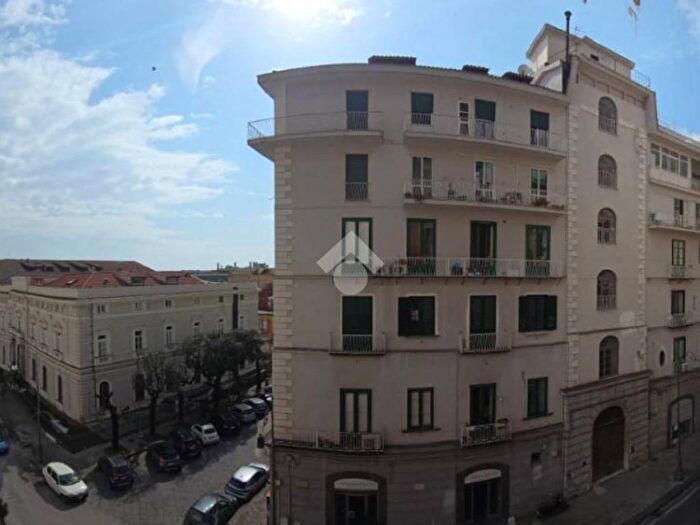 Appartamento bilocale in affitto in Via indipendenza, Centro Storico Teatro Verdi, Salerno