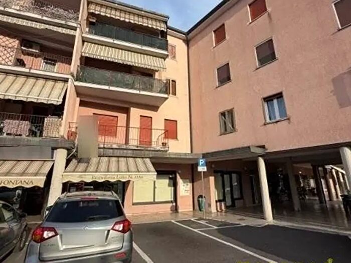 Appartamento trilocale in vendita in Via Paolo Signorini, Gorizia