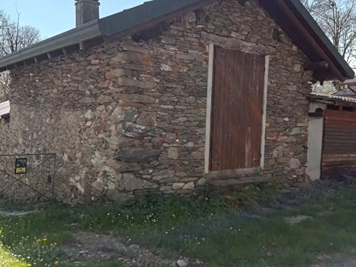 Casa bilocale in vendita in Località Loco Peinano Snc, Sueglio
