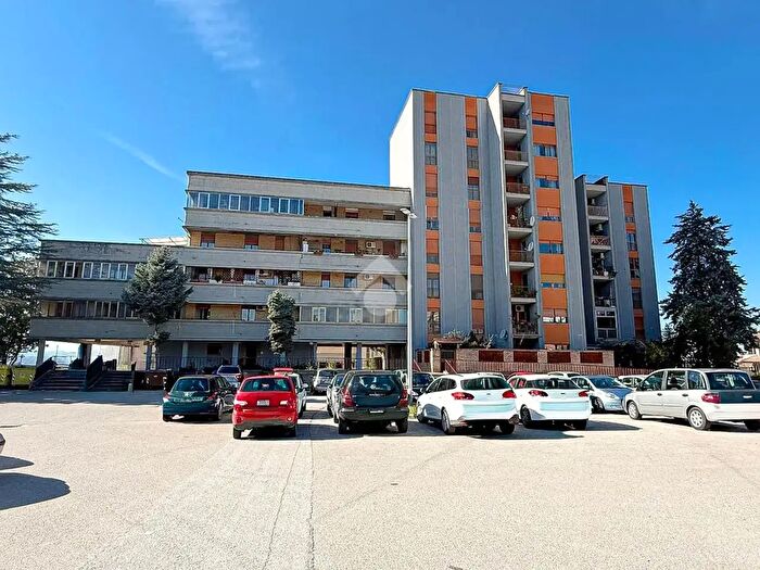Appartamento con 5 locali in vendita in Via Colle dellAra, Chieti