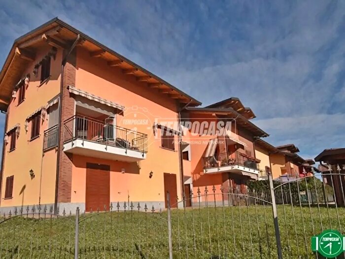 Appartamento trilocale in vendita in Via San Martino, San Benigno Canavese