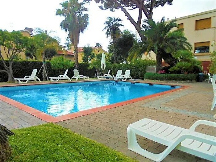 Appartamento bilocale in vendita in Via Romana Bordighera, Bordighera