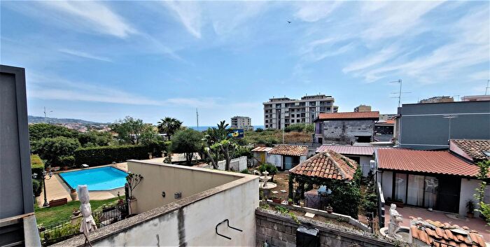 Appartamento con 5 locali in vendita in Via Porto Ulisse, Catania