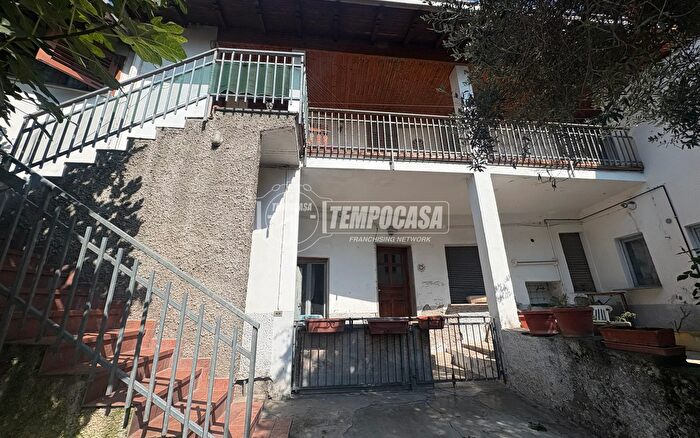 Appartamento trilocale in vendita in Via Oberdan, Misinto