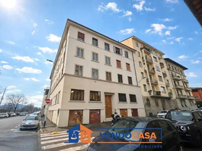 Appartamento trilocale in vendita in Via Giambologna, Firenze