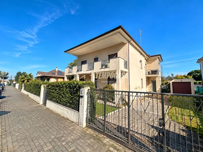 Appartamento con 5 locali in vendita in Via della Fonte, Cavallino Treporti