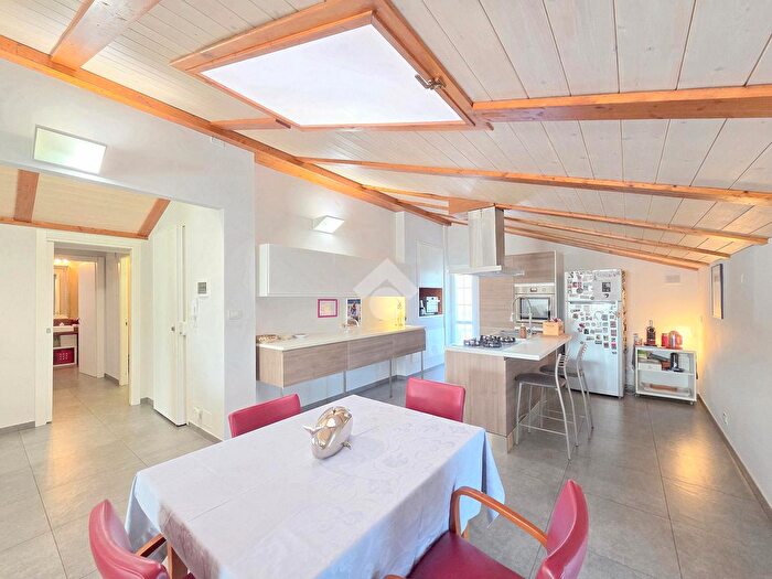 Casa con 5 locali in vendita in Via Caselette, Alpignano