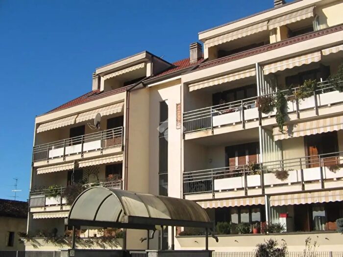Appartamento bilocale in vendita in Via Garibaldi, Cardano Al Campo