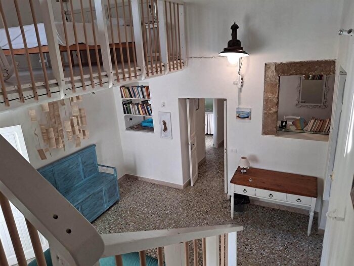 Appartamento con 6 locali in vendita in Via Cassar Scalia, Pachino