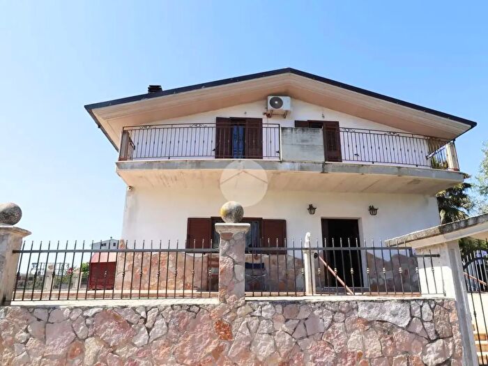 Casa con 5 locali in vendita in Via Roberto Nasuti, Citta SantAngelo