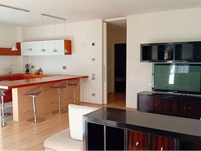 Appartamento trilocale in affitto in Centro, Carimate