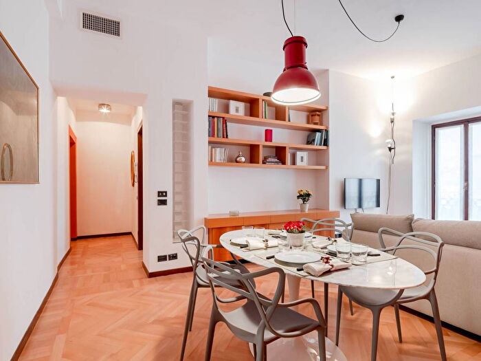 Appartamento trilocale in affitto in Via Caminadella, SantAmbrogio, Milano