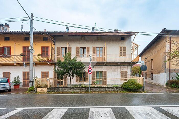 Casa con 6 locali in vendita in Via Torino, San Francesco Al Campo