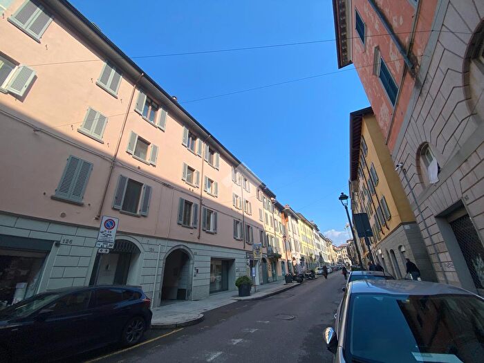 Appartamento trilocale in vendita in Via Gianbattista Moroni, Bergamo