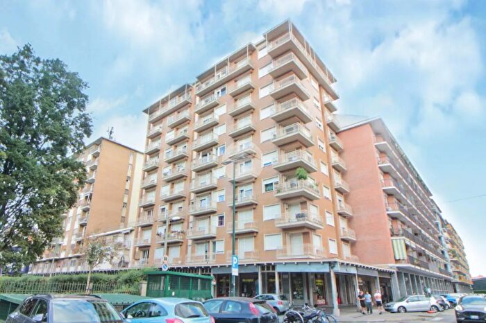 Appartamento trilocale in vendita in Via Cercenasco, Torino