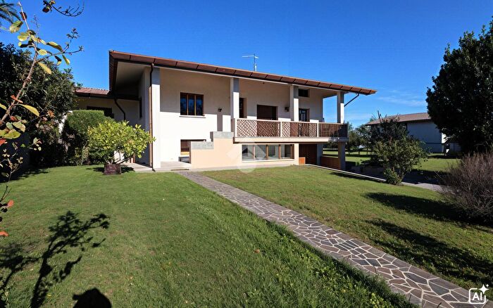 Casa trilocale in vendita in Via Branco, Tavagnacco