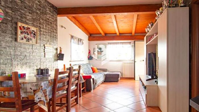 Appartamento trilocale in vendita in Via Teverone, Ardea