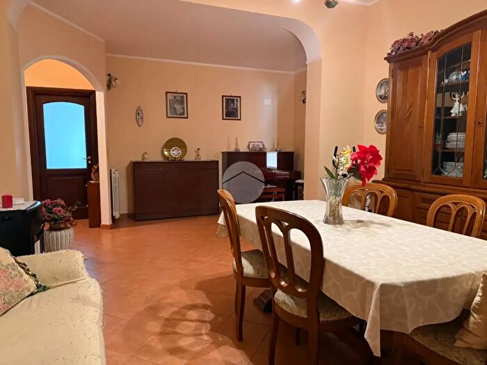 Appartamento con 6 locali in vendita in Via Ammiraglio Rizzo, Palermo