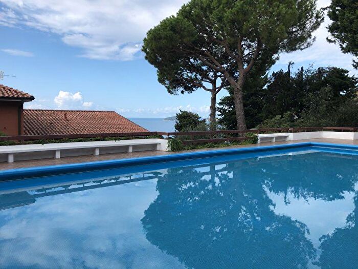 Appartamento quadrilocale in vendita in Lerici