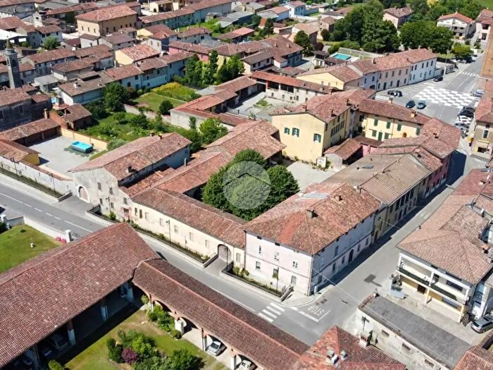 Casa con 5 locali in vendita in Via XXIV Maggio, Offlaga