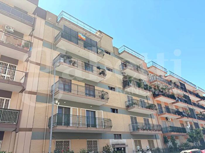 Appartamento trilocale in vendita in Via Petraglione, Bari