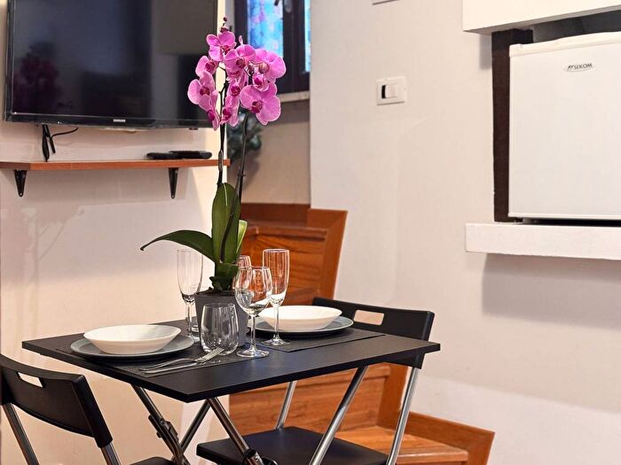 Appartamento bilocale in affitto in Via dei Banchi Nuovi, Via Giulia, Roma