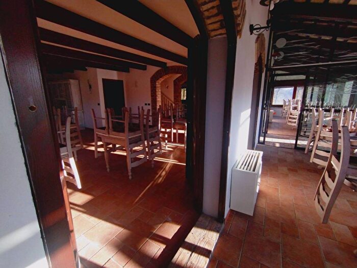 Casa con 6 locali in affitto in Via Fageto, Roncofreddo