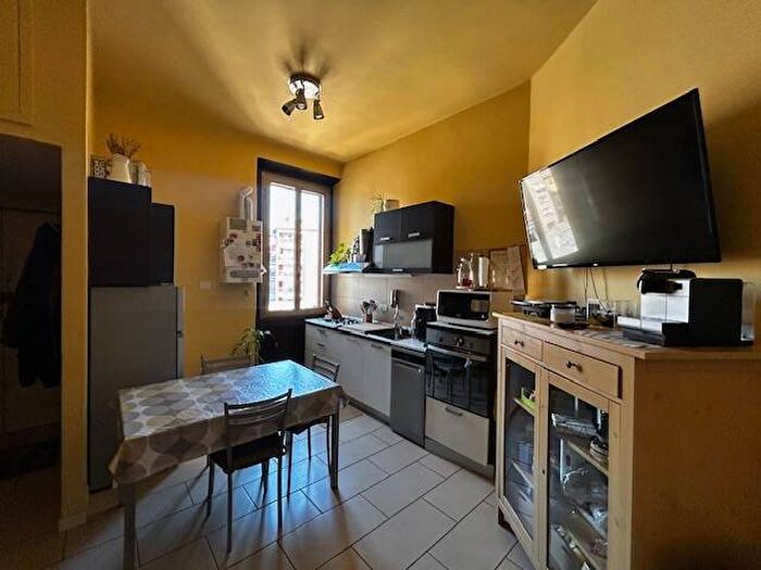 Appartamento trilocale in affitto in Viale Certosa, Musocco, Milano