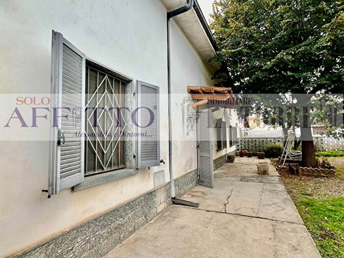 Casa con 5 locali in vendita in Via Centro, Alessandria