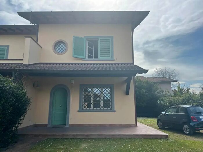 Casa con 7 locali in vendita in Michelangelo Buonarroti, Forte Dei Marmi