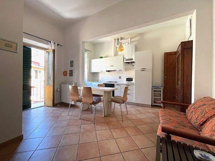 Appartamento trilocale in affitto in Via Giovanni Boccaccio, Le Cure, Firenze