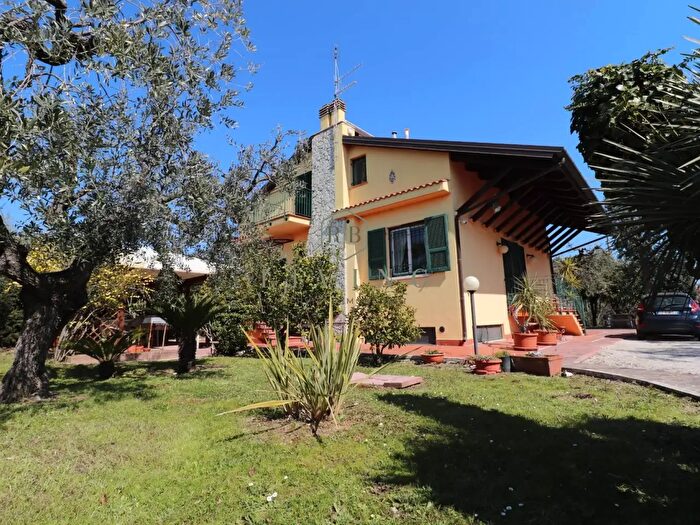 Casa con 6 locali in vendita in Grottammare