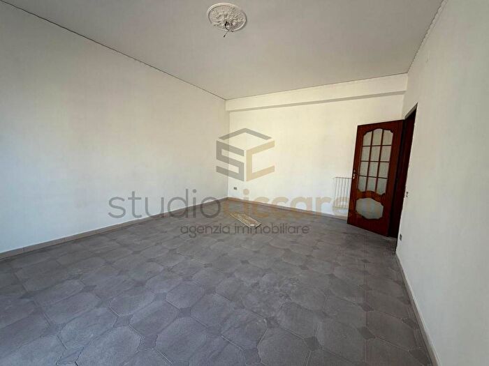 Appartamento trilocale in affitto in Corso Campano, Qualiano