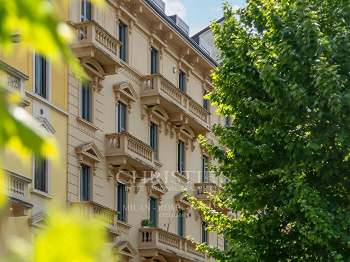 Appartamento trilocale in vendita in Via Giuseppe Govone, Milano