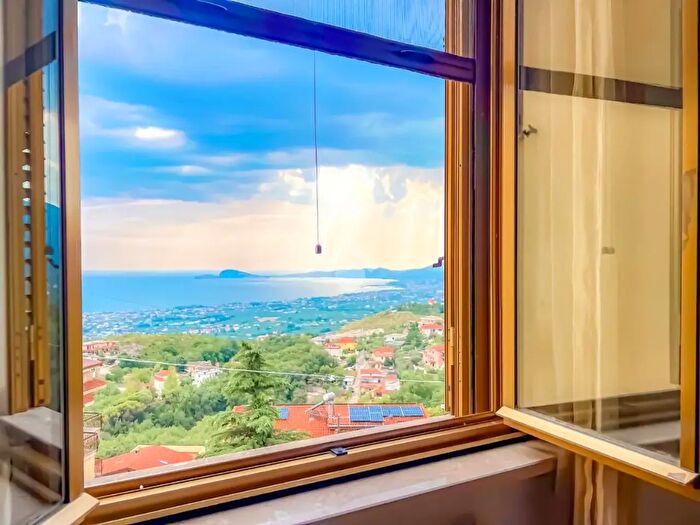 Appartamento trilocale in vendita in Via Acquata dei Palombi, Formia