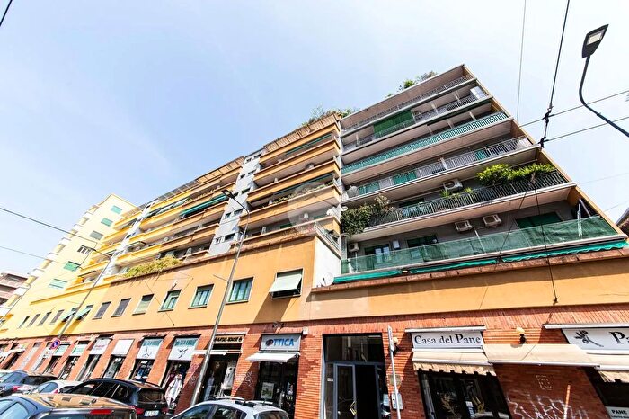 Appartamento con 5 locali in vendita in Via Rembrandt, Milano