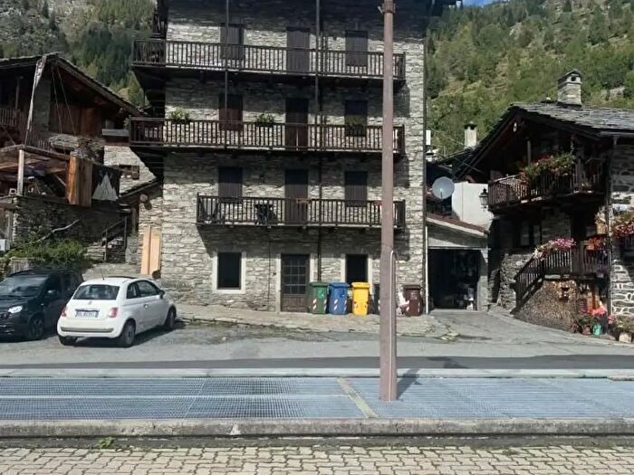 Appartamento trilocale in vendita in Frazione Chardoney, Champorcher