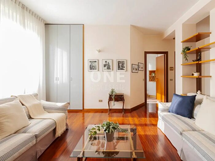 Appartamento trilocale in vendita in Via San Gerardo, Monza