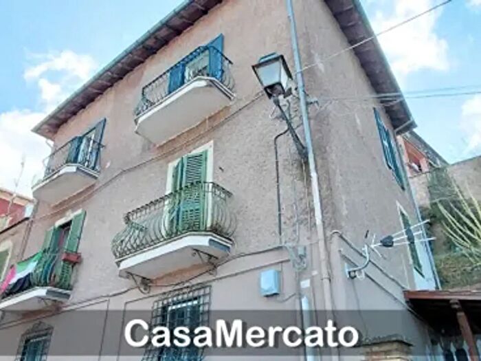 Appartamento quadrilocale in vendita in Via Giuseppe Lucatelli, Rocca Di Papa